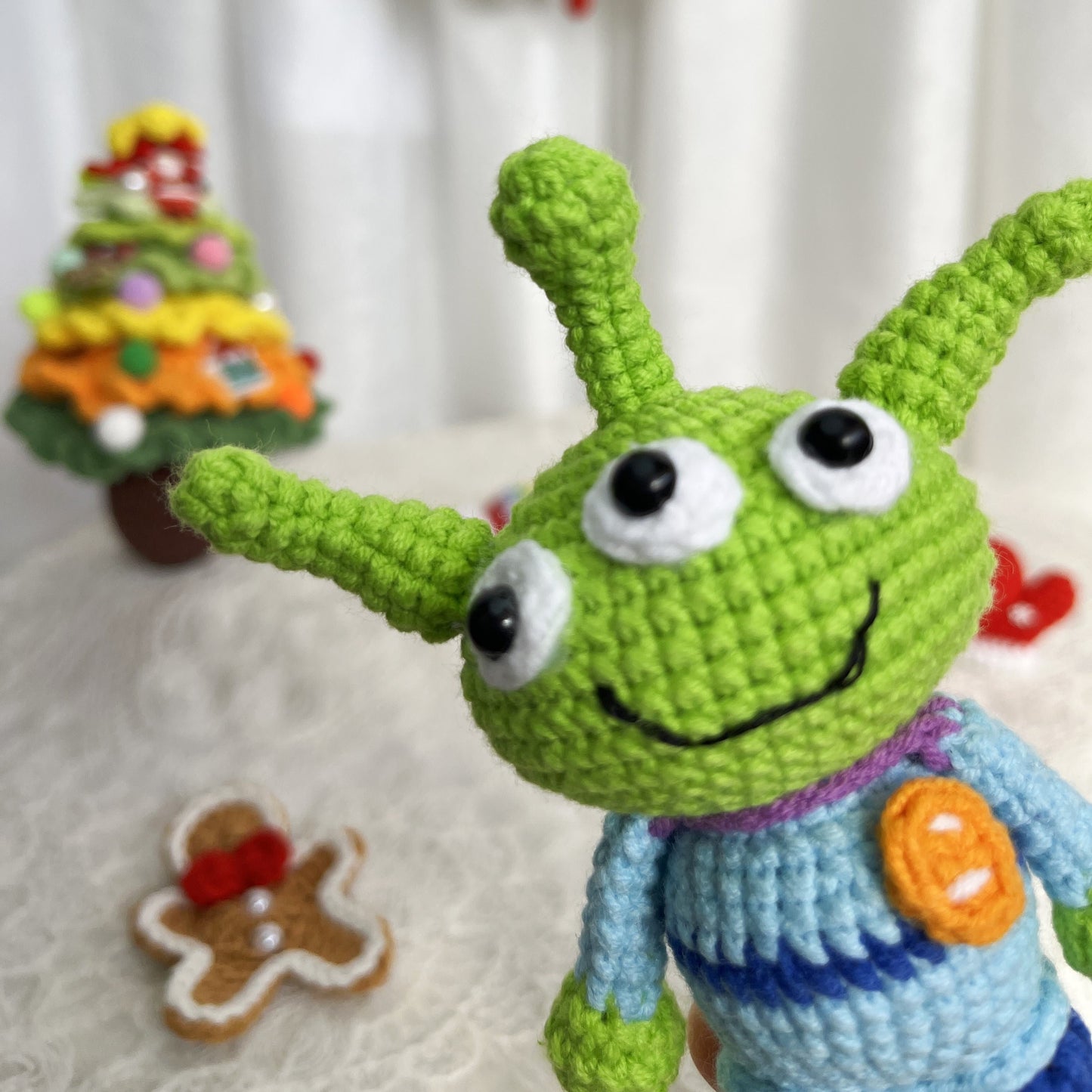 Alien | Buzz Lightyear | Handmade Crochet Toy Story Amigurumi doll Plushies Christmas Thanksgiving Birthday Gift Office Decor Gift for Family Girlfriend Kids Girl Friends Keychain（复制）