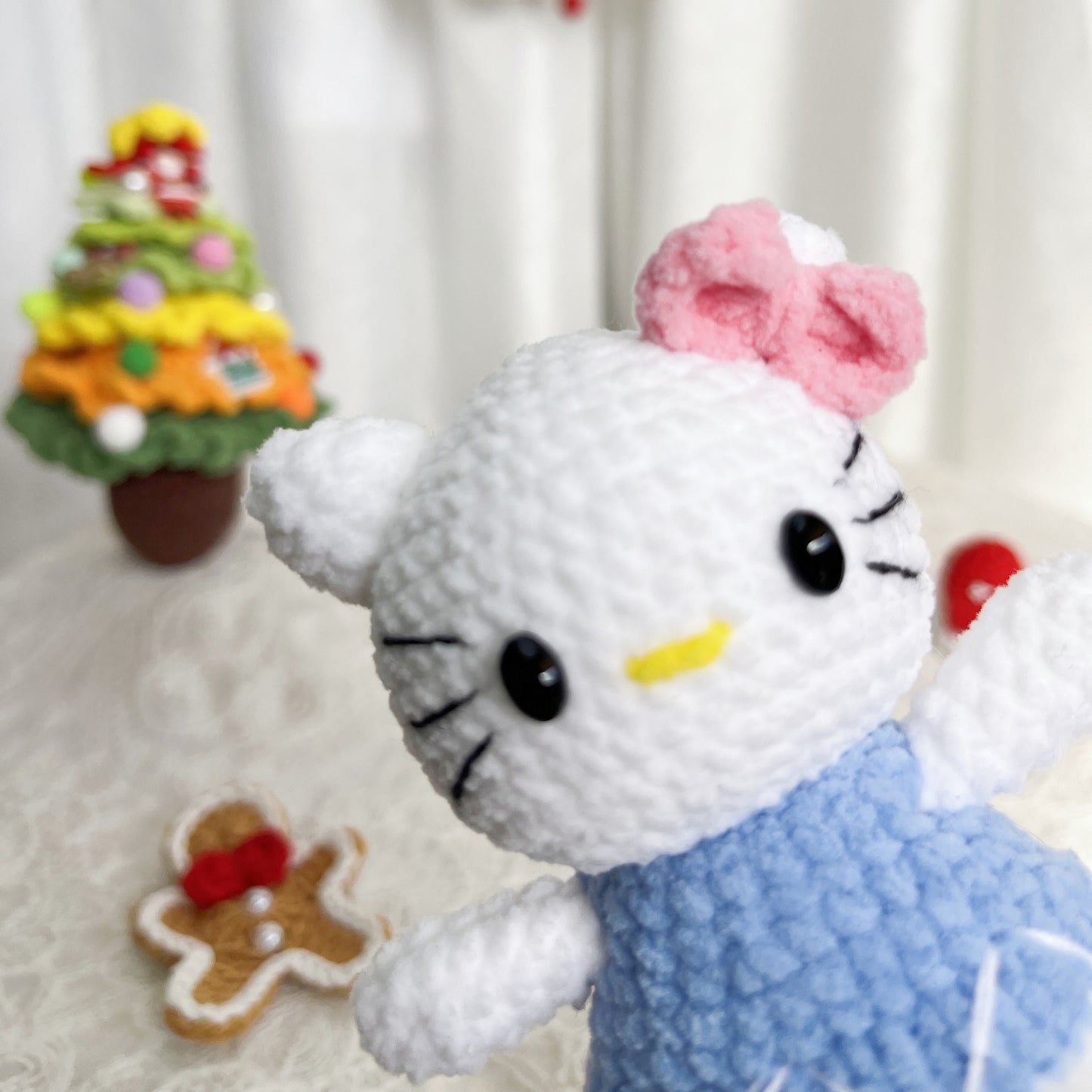 Hello Kitty| Handmade Crochet Sanrio Amigurumi doll Plushies Christmas Thanksgiving Gift Decor Gift for Family Friends Keychain